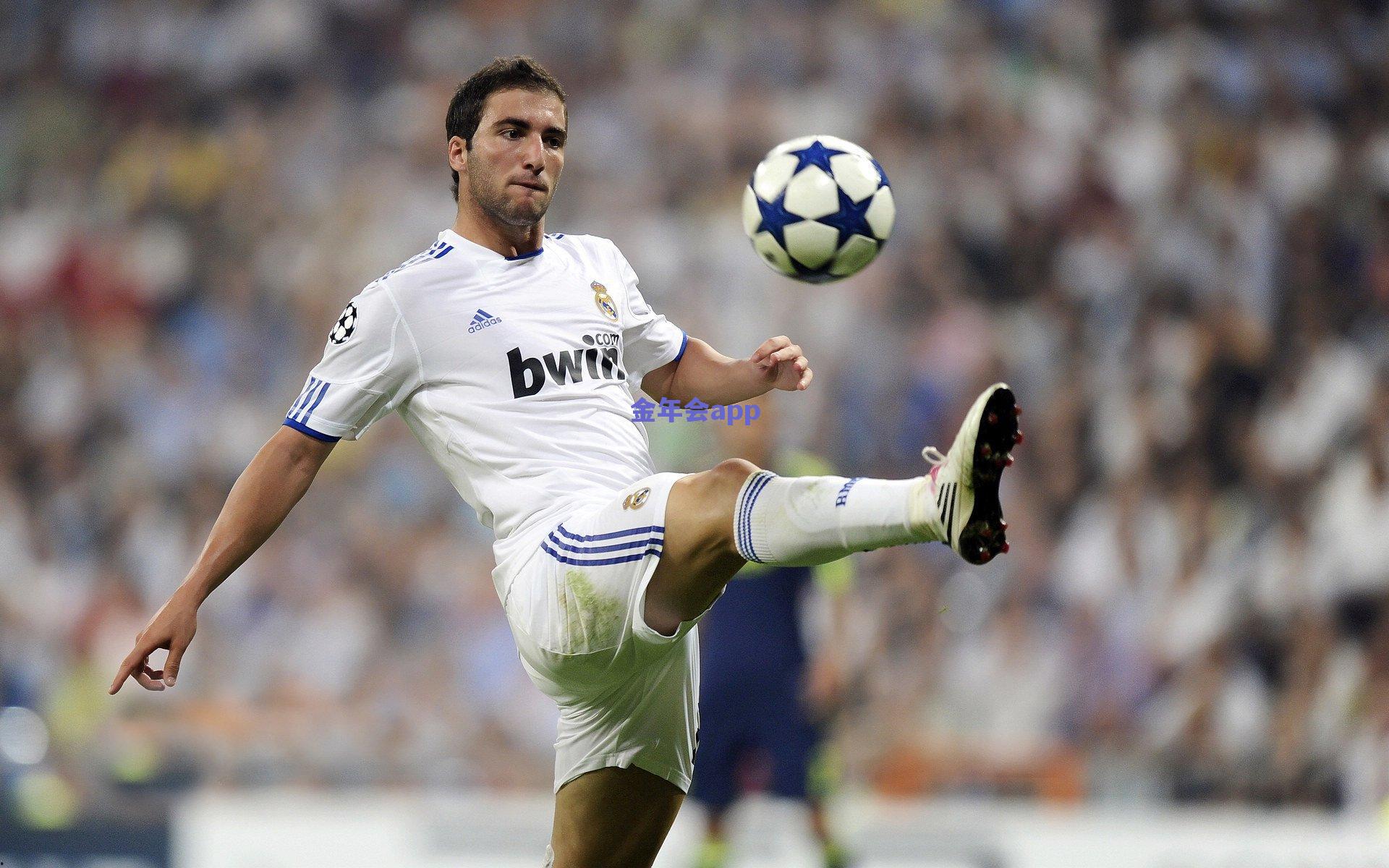 时光雕刻传奇，从青涩到成熟，不同时期的梅西诠释永恒魅力